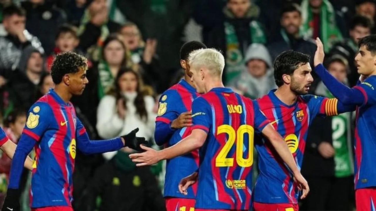 توقيت الصافرة.. موعد مباراة برشلونة وإلتشي والقنوات الناقلة للمواجهة المنتظرة